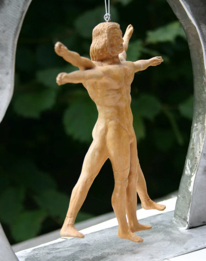 A Gateway for Leonardo, Detailaufnahme Rückansicht der Figur, Skulptur, Metall