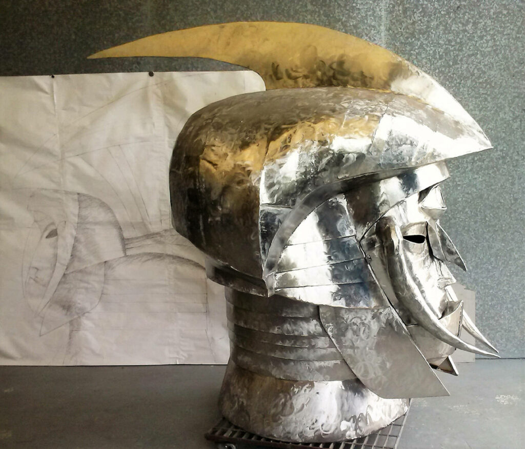 Erdgöttin, Seitenansicht, Skulptur, Edelstahl