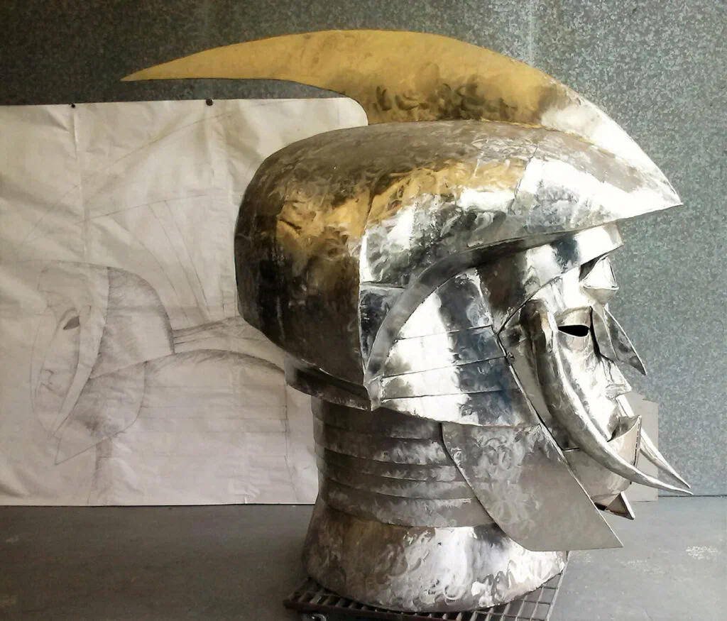 Erdgöttin, Seitenansicht, Skulptur, Edelstahl