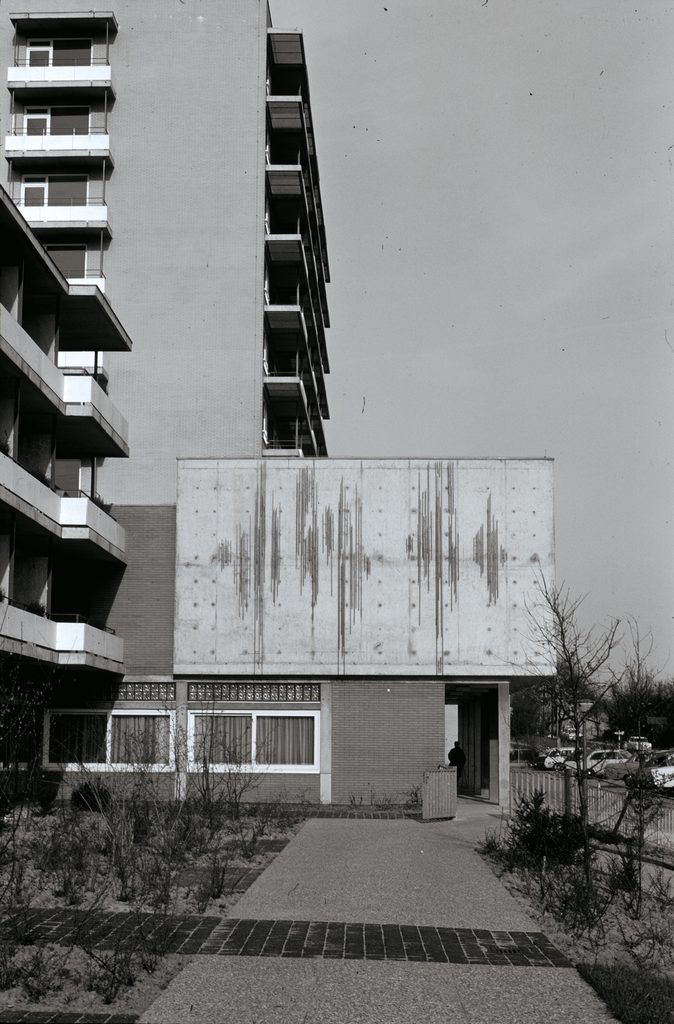 Lichtrelief, Gesamtansicht am Gebäude
