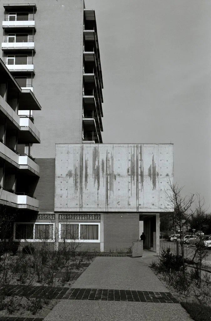 Lichtrelief, Gesamtansicht am Gebäude
