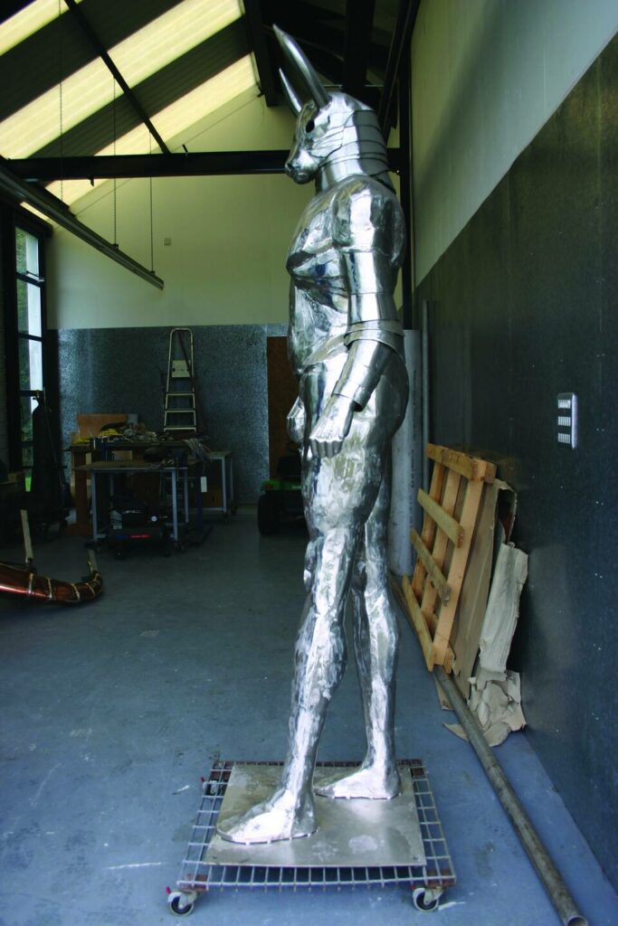 Minotaurus, Seitenansicht, Skulptur, Edelstahl