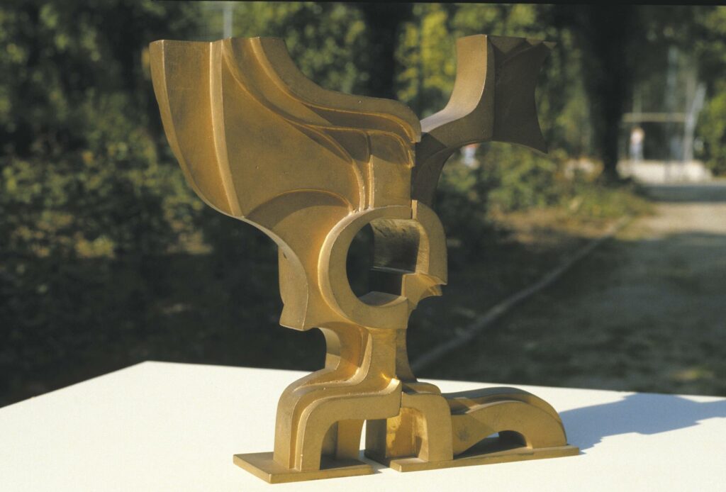 Stahlbaum, Seitenansicht, Modell, Bronze