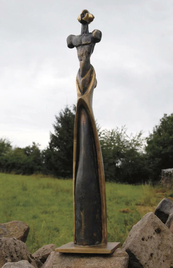 Stele des Alten Kriegers, Frontansicht, Skulptur, Bronze